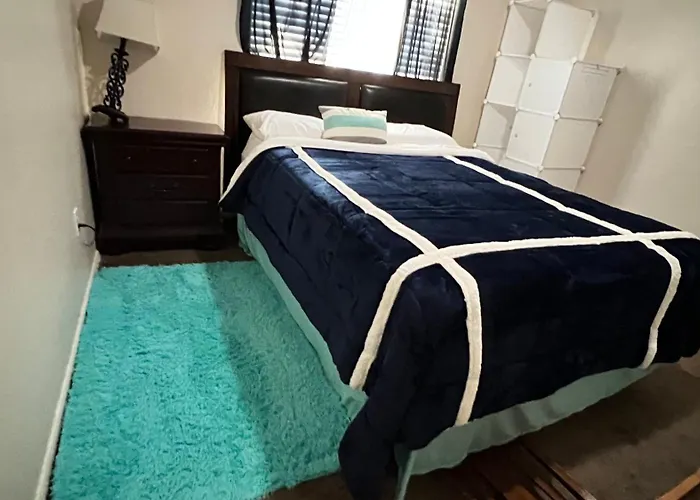 Habitación en casa particular Luxurious And Affordable5br *