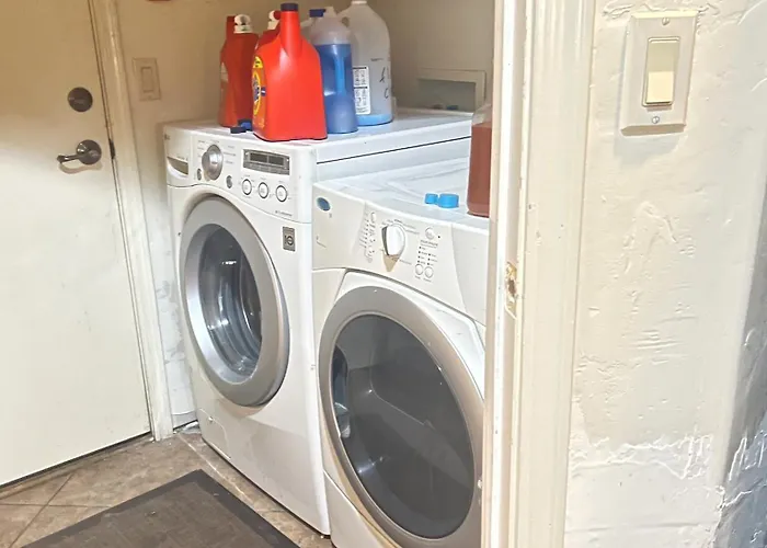 Luxurious And Affordable5br Tucson